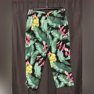 Vintage Rare Tommy Bahama 100% Silk Floral/Tropical Capri Pants Women’s Size 8